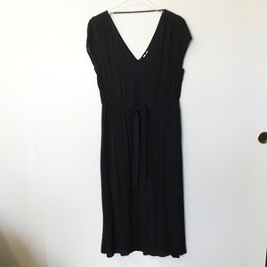 Treasure & Bond Cap Sleeve V-Neck Midi Dress - Black - M